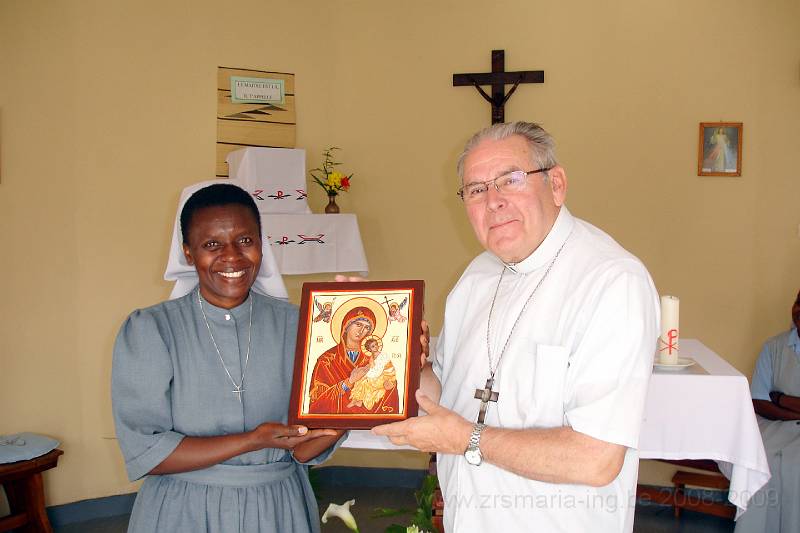 012 Een Maria icone als geschenk Kicukuri 15.10.jpg